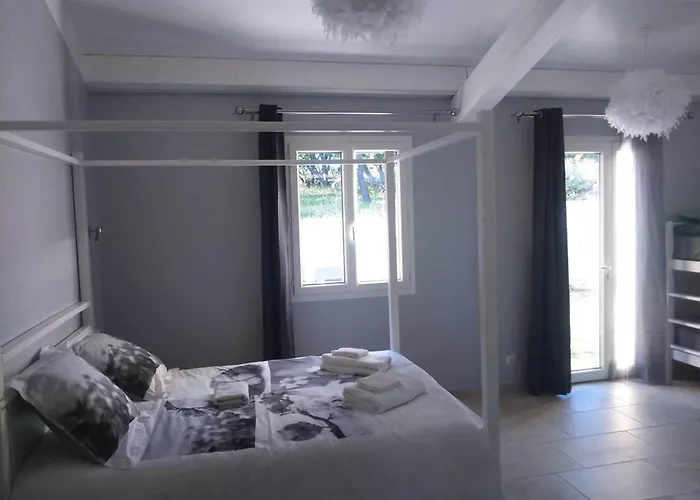 Le Jasmin Nocleg ze śniadaniem 3*