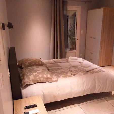 Le Jasmin מונטניאק