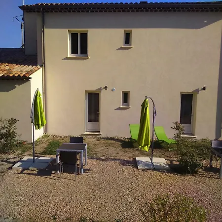 Le Jasmin לינה וארוחת בוקר מונטניאק