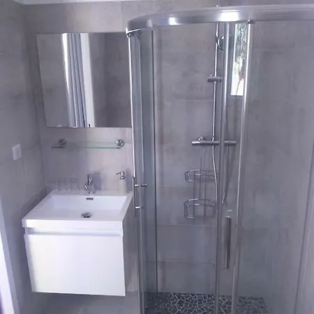 Le Jasmin מונטניאק