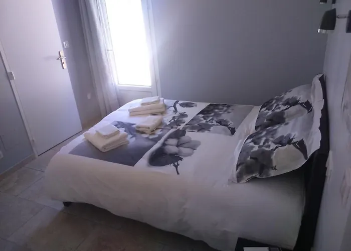 Le Jasmin Bed & Breakfast 3*